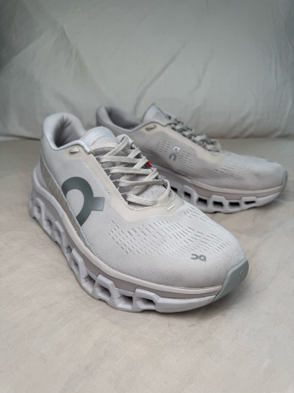 On Running Cloudmonster Sneakers
